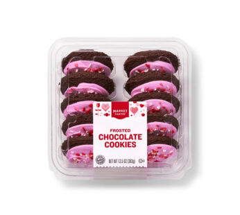 Valentine\\\’s Day Pink Frosted Chocolate Cookies